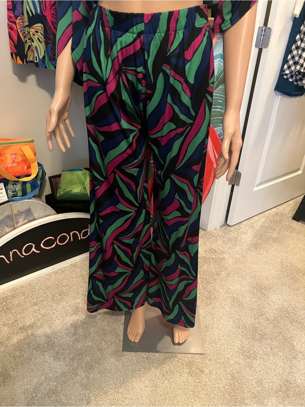 Elastic-Waist Wide Leg Pants in Black, Green & Pink